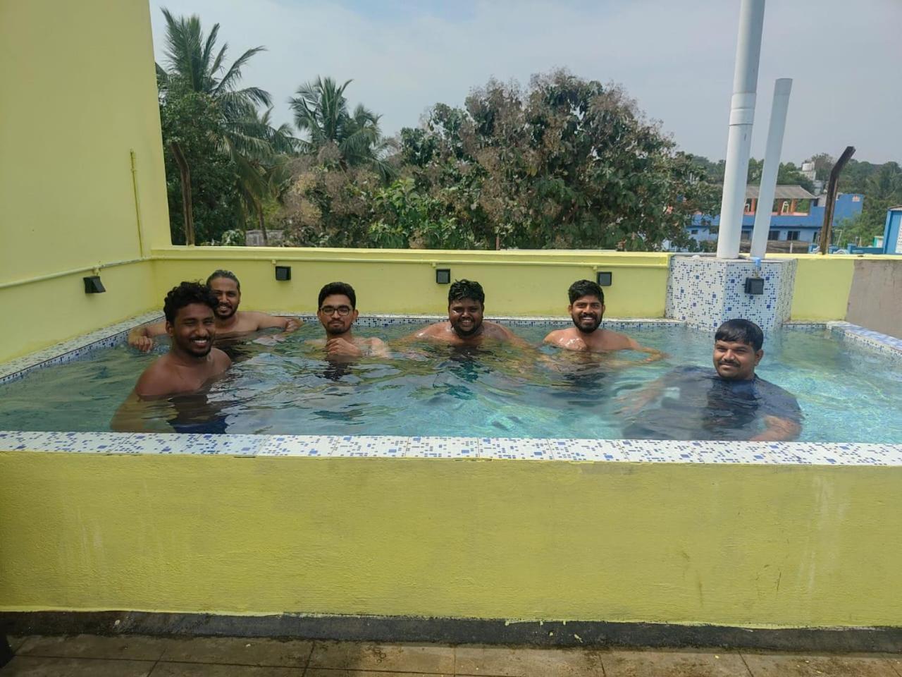 Eagle Nest Residency Hotel Kottakuppam Bagian luar foto