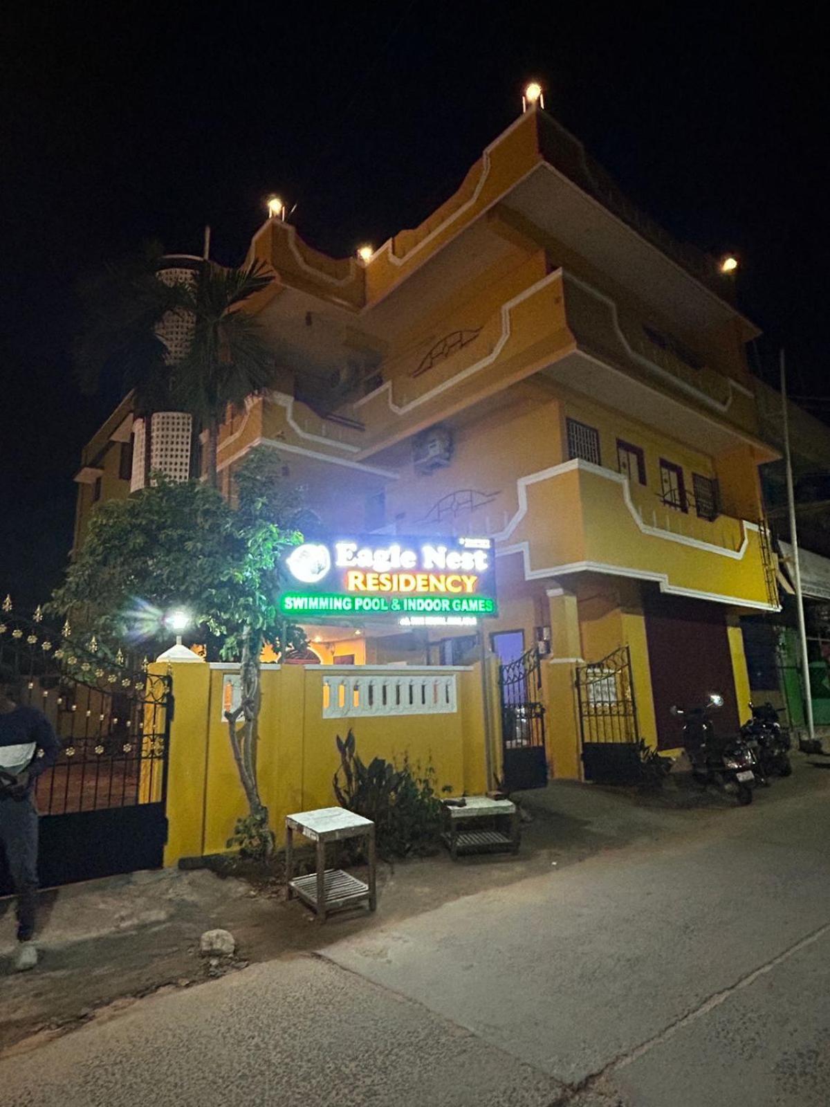 Eagle Nest Residency Hotel Kottakuppam Bagian luar foto